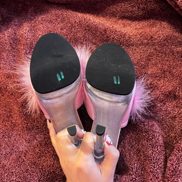 Pink Feathered Slippers - Picture 5 of 6